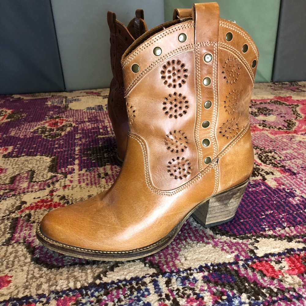Dingo Roni Buffalo Leather Boots Tan Size 9M